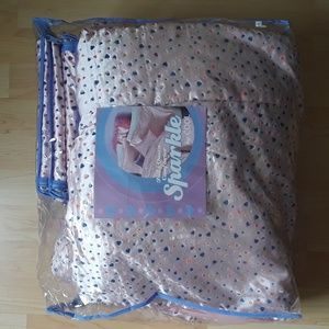 Full Queen Comforter + Pillow cases